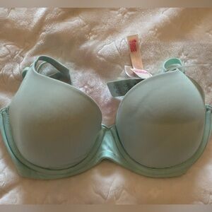 Victoria’s Secret PINK Light Aqua Wear Everywhere Push-Up Bra 32D NWT -Dirt Mark